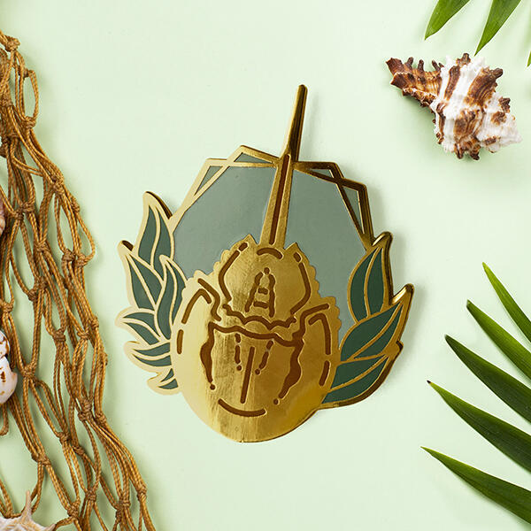 Horseshoe Cran Enamel Pin